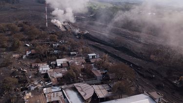 La poderosa erupción del pasado 3 de junio y la constante actividad volcánica soterraron 186 casas en la comunidad de San Miguel Los Lotes y unas 750 entre El Rodeo, La Reina y La Libertad, tres localidades que se encuentran más arriba que Los Lotes