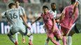 El delantero argentino del Inter Miami, Lionel Messi, recibe un pase del uruguayo Luis Suárez durante un partido contra el Chicago Fire FC en el Chase Stadium en Fort Lauderdale, Florida, el 30 de septiembre de 2025. El delantero argentino del Inter Miami, Lionel Messi, recibe un pase del uruguayo Luis Suárez durante un partido contra el Chicago Fire FC en el Chase Stadium en Fort Lauderdale, Florida, el 30 de septiembre de 2025.