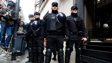 La Policía Federal&nbsp;argentina&nbsp;allana&nbsp; la casa de la expresidenta y senadora Cristina Fernández&nbsp;