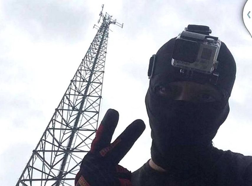 La identidad del enmascarado aún no ha sido revelada por las autoridades. (POLICÍA DE MIAMI)