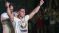 Eduardo Alberto Alay&oacute;n, conocido art&iacute;sticamente como Tito MC, es declarado campe&oacute;n de la competencia de rap Batalla de los Gallos en La Habana.