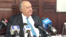 Humberto Calderón Berti durante&nbsp;una conferencia de prensa.&nbsp;