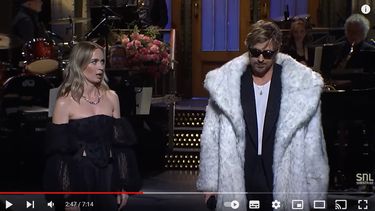 Ryan Gosling y Emily Blunt protagonizan un segmento en Saturday Night Live (SNL) el 13 de abril de 2024.