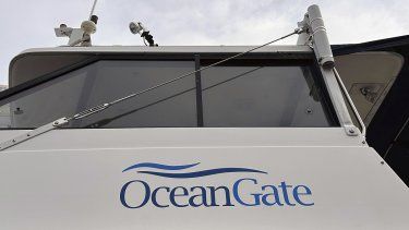 El logo de OceanGate Expeditions se ve en un barco cerca de as oficinas de la compañía en un almacén industrial marino en Everett, Washington, el martes 20 de junio de 2023.&nbsp;