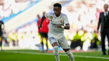 Vinícius Jr. del Real Madrid controla el balón en el encuentro ante el Espanyol en la liga española el sábado 11 de marzo del 2023.&nbsp;