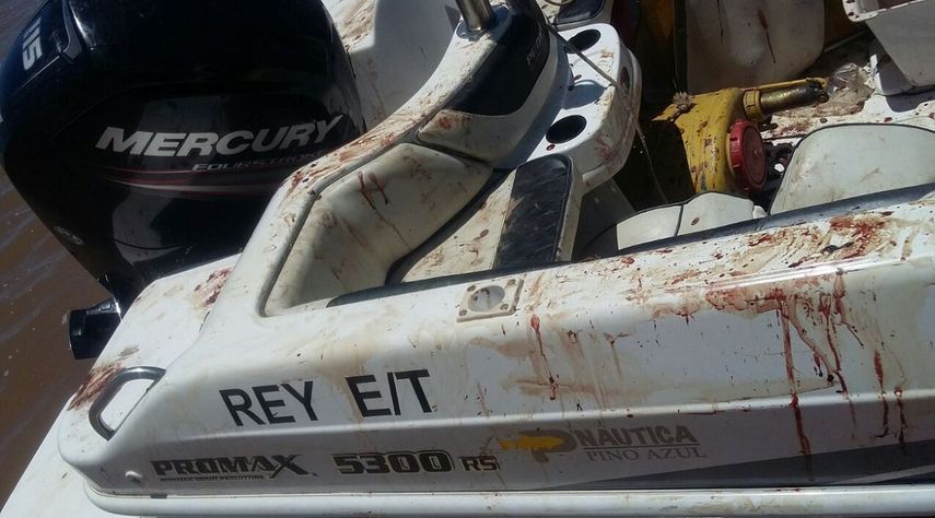 Fuentes judiciales aseguraron a la agencia oficial de noticias Télam que en la embarcación se halló una pistola.