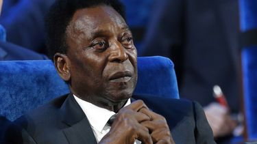 En esta fotografía de archivo del 1 de diciembre de 2017, la leyenda del fútbol brasileño Pelé asiste al sorteo de la Copa Mundial de Fútbol 2018 en el Kremlin de Moscú.&nbsp;