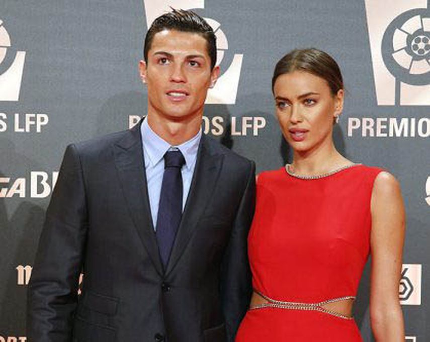 El astro del fútbol Cristiano Ronaldo junto a Irina Shayk. (EFE)