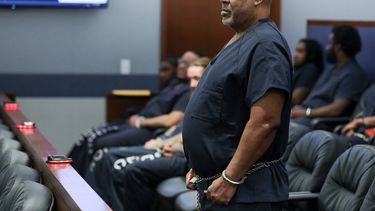 Duane Davis comparece ante el Tribunal de Distrito del Condado de Clark durante una audiencia preliminar y de presentación de mociones para su próximo juicio en el Centro Regional de Justicia el 4 de agosto de 2026 en Las Vegas, Nevada. Davis fue acusado de asesinato en relación con el homicidio del rapero Tupac Shakur en 1996.