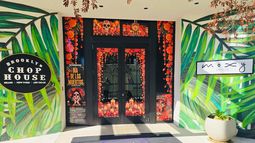 Dieciséis negocios locales crean ofrendas en honor a las leyendas que admiran, como parte de la primera Ruta de las Ofrendas (Ofrenda Trail) de Wynwood: una celebración gratuita y para recorrer a pie que tendrá lugar del 30 de octubre al 8 de noviembre.