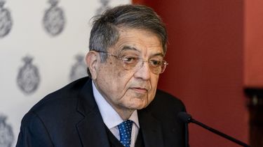 El escritor Sergio Ramírez interviene en la presentación de la obra conmemorativa ‘Martí en su universo. Una antología’, en la Real Academia Española (RAE), a 23 de noviembre de 2021, en Madrid (España).