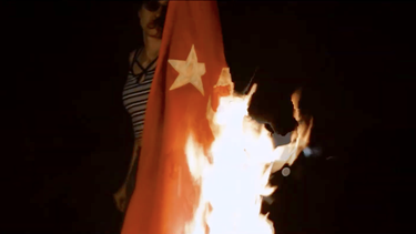 Fotograma del video Comunistas millonarios, de&nbsp;Keren Kmanwey.&nbsp;