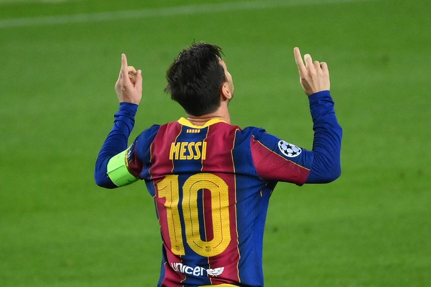 Lionel Messi, capitán del Barcelona, celebra tras convertir un gol de penal