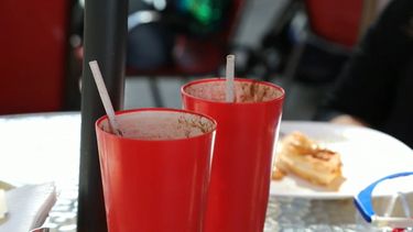 La prohibición sobre el uso de artículos de plásticos y desechables busca que la población migre hacia los productos biodegradables para reducir la producción de basura.