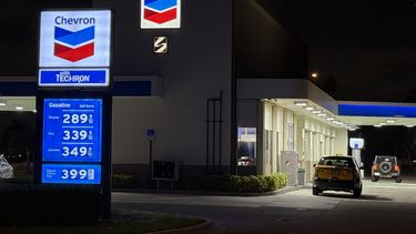 Continua fluctuando el precio de la gasolina en Florida.