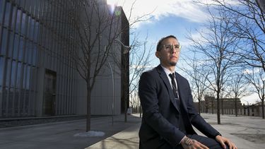 Luis Gustavo L&oacute;pez, quien testific&oacute; contra Alan Dale Covington, en la Corte Federal de Distrito, posa para una foto en Salt Lake City, el martes 18 de febrero de 2020.&nbsp;