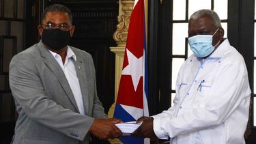 El presidente del Tribunal Supremo del régimen de Cuba, Rubén Remigio Ferro, y Esteban Lazo.&nbsp;