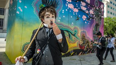 Mural comunitario en el campus Wolfson del Miami Dade College, universidad organizadora de la feria.