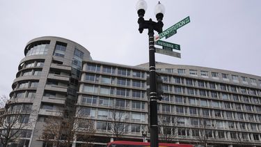 El edificio que albergaba las oficinas del antiguo instituto del presidente Joe Biden, el Penn Biden Center, en Washington, D.C., el martes 10 de enero de 2023.&nbsp;