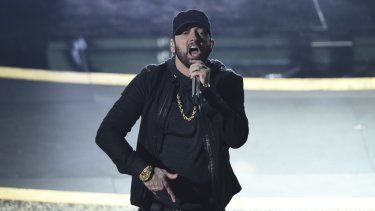 Eminem interpreta Lose Yourself en la ceremonia de los premios Óscar el domingo nueve de febrero del 2020 en el Teatro Dolby en Los Ángeles. 