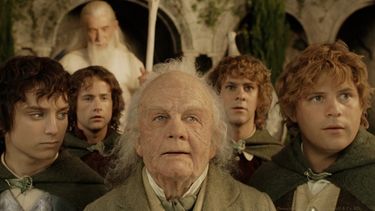 El actor Ian Holm como Bilbo Bols&oacute;n en El retorno del Rey.&nbsp;