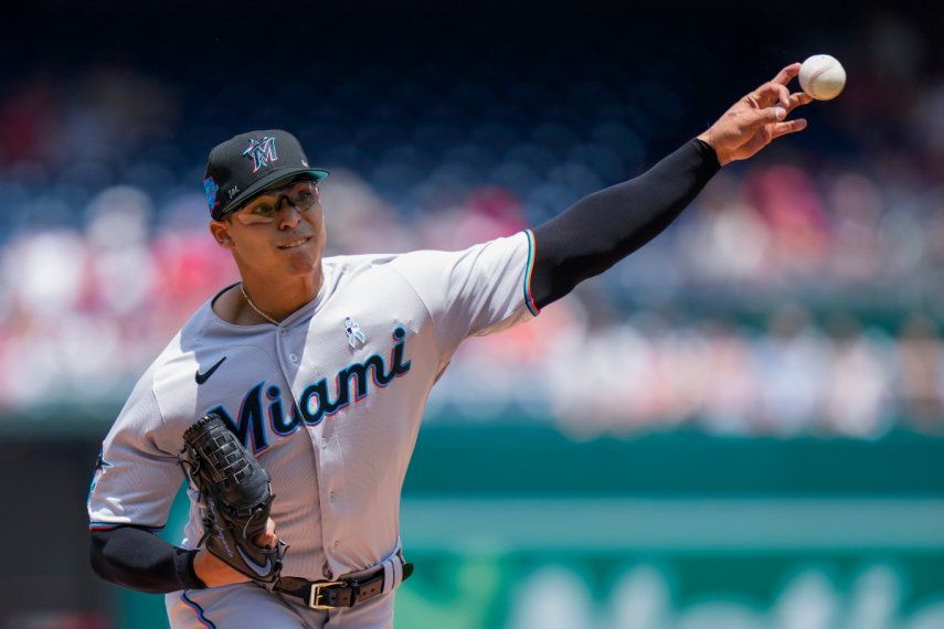 Jesús Luzardo de los Marlins de Miami lanza ante los Nacionales de Washington, el domingo 18 de julio de 2023, en Washington.&nbsp;