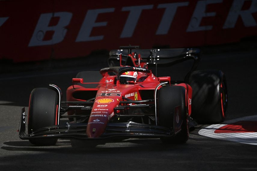 Charles Leclerc de Ferrari domina las pruebas rápidas en Azerbaiyán