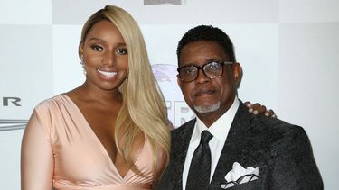 NeNe Leakes, izquierda, y Gregg Leakes llegan a la fiesta posterior a los Globos de Oro de NBCUniversal el 10 de enero de 2016, en Beverly Hills, California.&nbsp;