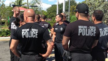 Imagen referencial de la Policía de Miami-Dade cumpliendo con su labor.