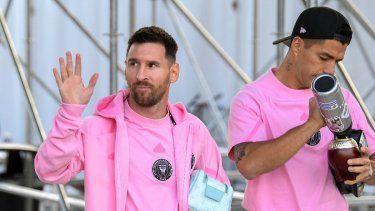 Los delanteros Lionel Messi y Luis Suárez previo al partido contra Nashville en los octavos de final de la Copa de Campeones de la CONCACAF, el miércoles 13 de marzo de 2024, en Fort Lauderdale, Florida.&nbsp;