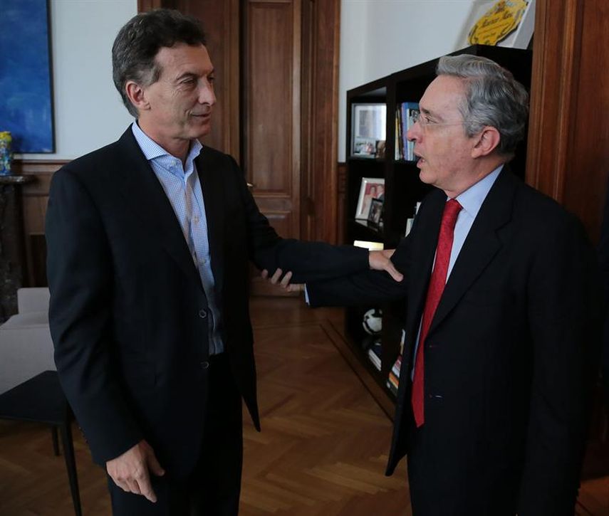 Álvaro Uribe ofreció representación política a las FARC en 2003