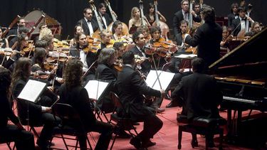 El dicasterio vaticano contactó con la Orquesta Sinfónica Simón Bolívar de Venezuela hace dos o tres meses y llegarán para la ocasión 93 jóvenes que fueron invitados por el Vaticano.