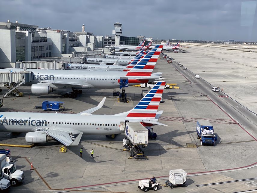 Aviones de American Airlines en el Aeropuerto Internacional de Miami.