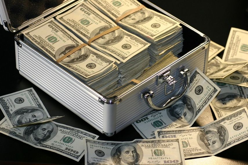 &iquest;Qu&eacute; har&iacute;a usted si se consigue una maleta con 50 mil d&oacute;lares?