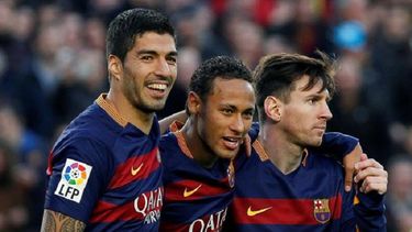 Neymar y Messi harán lo posible para que Suárez anote la mayor cantidad de goles hasta el final de temporada. (EFE)