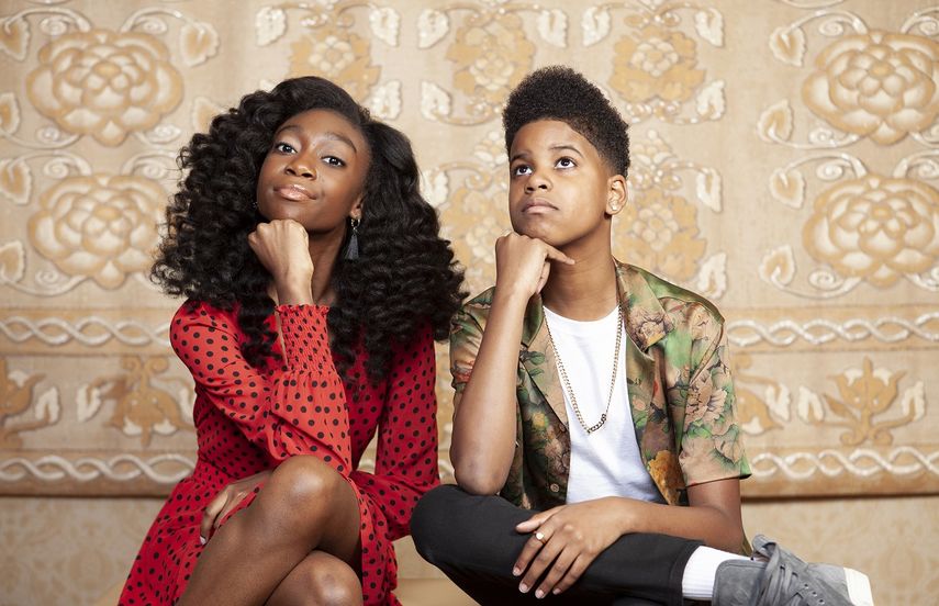 Los actores&nbsp;Shahadi Wright Joseph y JD McCrary posan en el Hotel Montage en Beverly Hills, California, para promover la película The Lion King.&nbsp;
