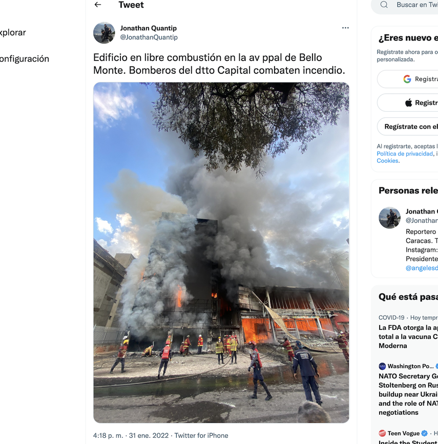El periodista vial Jonathan Quantip reportó desde el lugar y publicó esta imagen en su cuenta de Twitter cuando el edificio era consumido por las llamas.&nbsp;