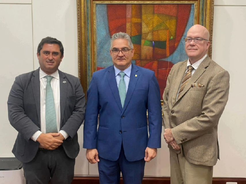 Orlando Gutierrez, presidente de la Asamblea de Resistencia Cubana, junto con&nbsp; el Ministro de Presidencia de Panamá Juan Carlos Orillac y el presidente de UPLA, Julian Obiglio.