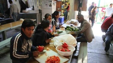 La represente legal del Albergue para Migrantes San Juan Bosco dijo que Trump está cumpliendo con su promesa de castigar a los indocumentados con la deportación, pero que aun así muchos deciden arriesgarse y cruzar de nuevo la frontera bajo el peligro de ir a la cárcel.