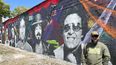 El artista Pedro Aguiar inauguró en el barrio de La Pequeña Habana de Miami el mural Las leyendas más grandes de la salsa, en la esquina de la avenida 19 y calle 8, el 16 de marzo de 2023.