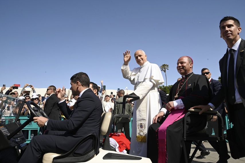 El Papa León XIV durante un encuentro con las realidades de integración de los migrantes, en la Plaza del Cristo de La Laguna, a 12 de junio de 2026, en San Cristóbal de La Laguna, Santa Cruz de Tenerife, Islas Canarias (España).&nbsp; &nbsp; &nbsp;