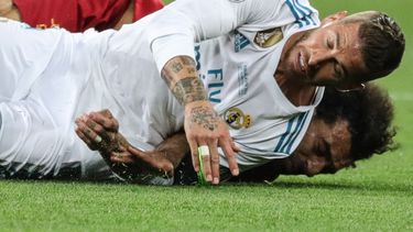 La lesión de Salah tras una agresión de Sergio Ramos causó furor en las redes sociales.