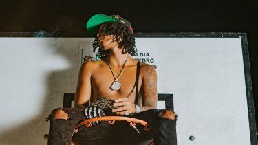 El artista urbano Luis Brown.