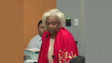 Brenda Snipes, la supervisora de elecciones del condado Broward, suspendida por el gobernador Rick Scott.