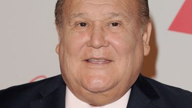 El cantante Leo Dan llega a la Persona del Año 2012 de la Academia Latina de la Grabación en honor a Caetano Veloso en el MGM Grand Garden Arena el 14 de noviembre de 2012 en Las Vegas, Nevada.