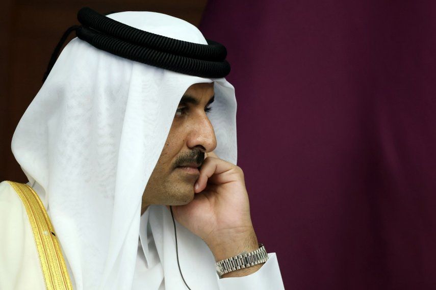 El emir de Qatar, jeque Tamim bin Hamad Al Thani asiste a una reunión en Astana, Kazajistán, 13 de octubre de 2022.&nbsp;