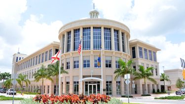 Vista parcial de la alcaldía de Doral, en Miami-Dade.