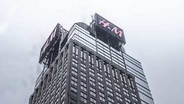 Las ventas netas del&nbsp;mayor competidor europeo de Inditex&nbsp;en los tres primeros meses de su ejercicio sumaron 51.015 millones de coronas suecas (4.892 millones de euros).