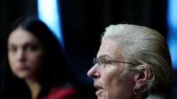 La doctora ucraniana Yuliia Paievska (derecha) habla durante una comparecencia ante legisladores estadounidenses en la Comisión de Helsinki, el jueves 15 de septiembre de 2022 en el Capitolio, en Washington.&nbsp;