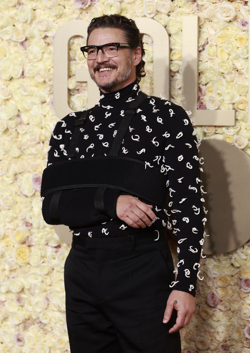 El actor chileno-estadounidense Pedro Pascal llega a la 81ª edición anual de los Globos de Oro en el hotel Beverly Hilton de Beverly Hills, California, el 7 de enero de 2024. &nbsp;